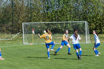 Bild 179 - B-Juniorinnen Bramstedter TS - SSV Hennstedt : Ergebnis: 3:7
